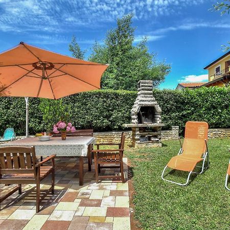 Amazing Apartment In Porec With Wifi 외부 사진