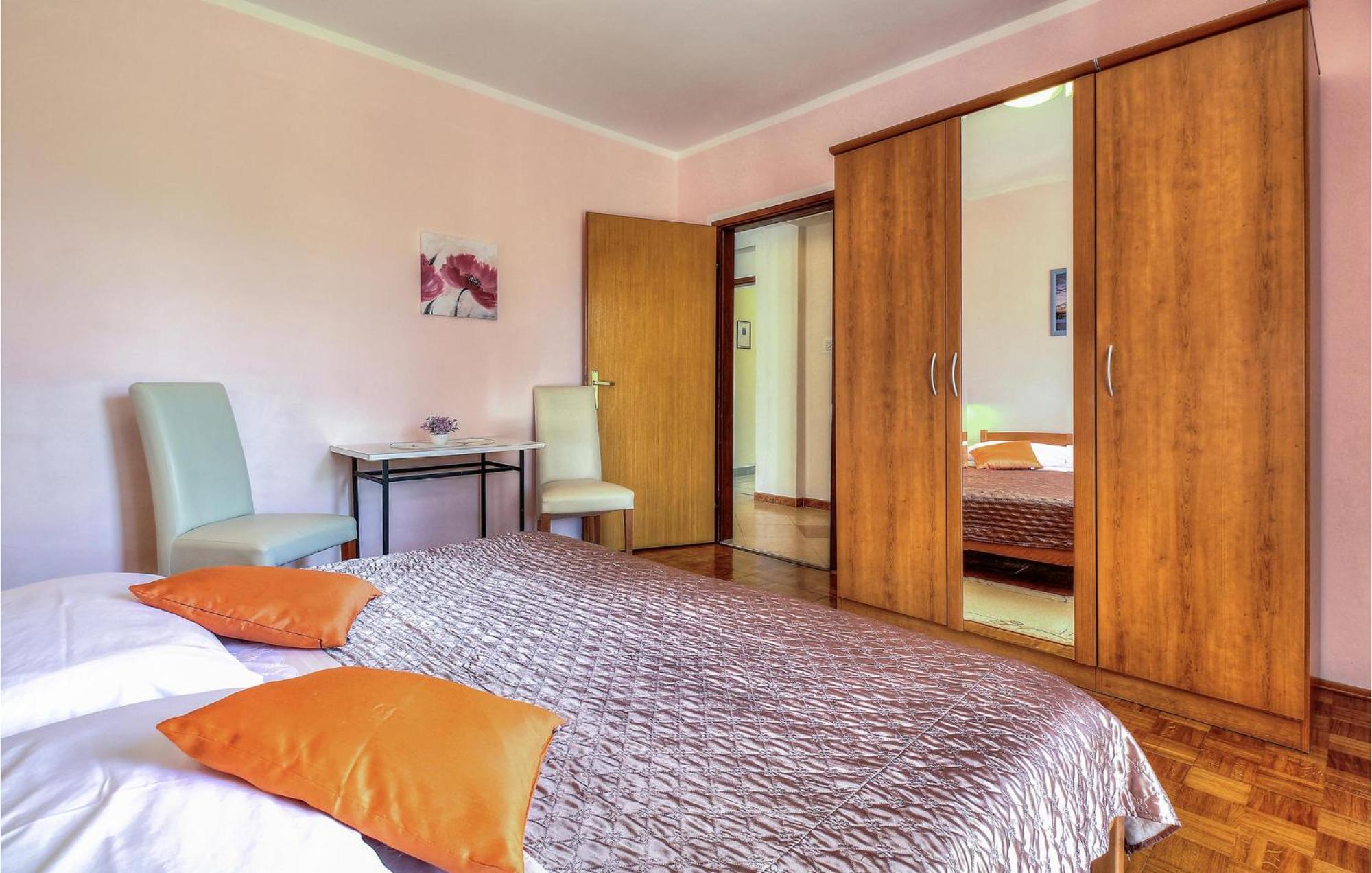 Amazing Apartment In Porec With Wifi 외부 사진
