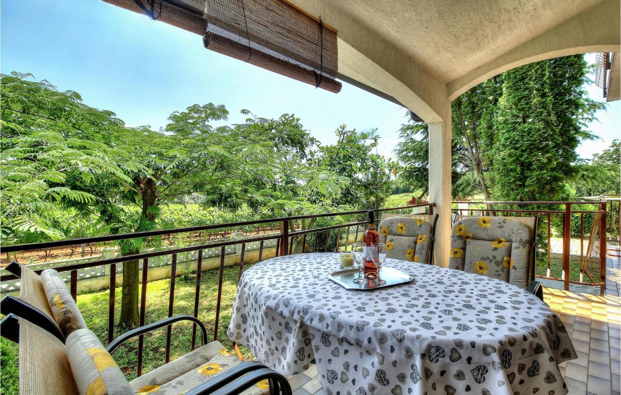 Amazing Apartment In Porec With Wifi 외부 사진