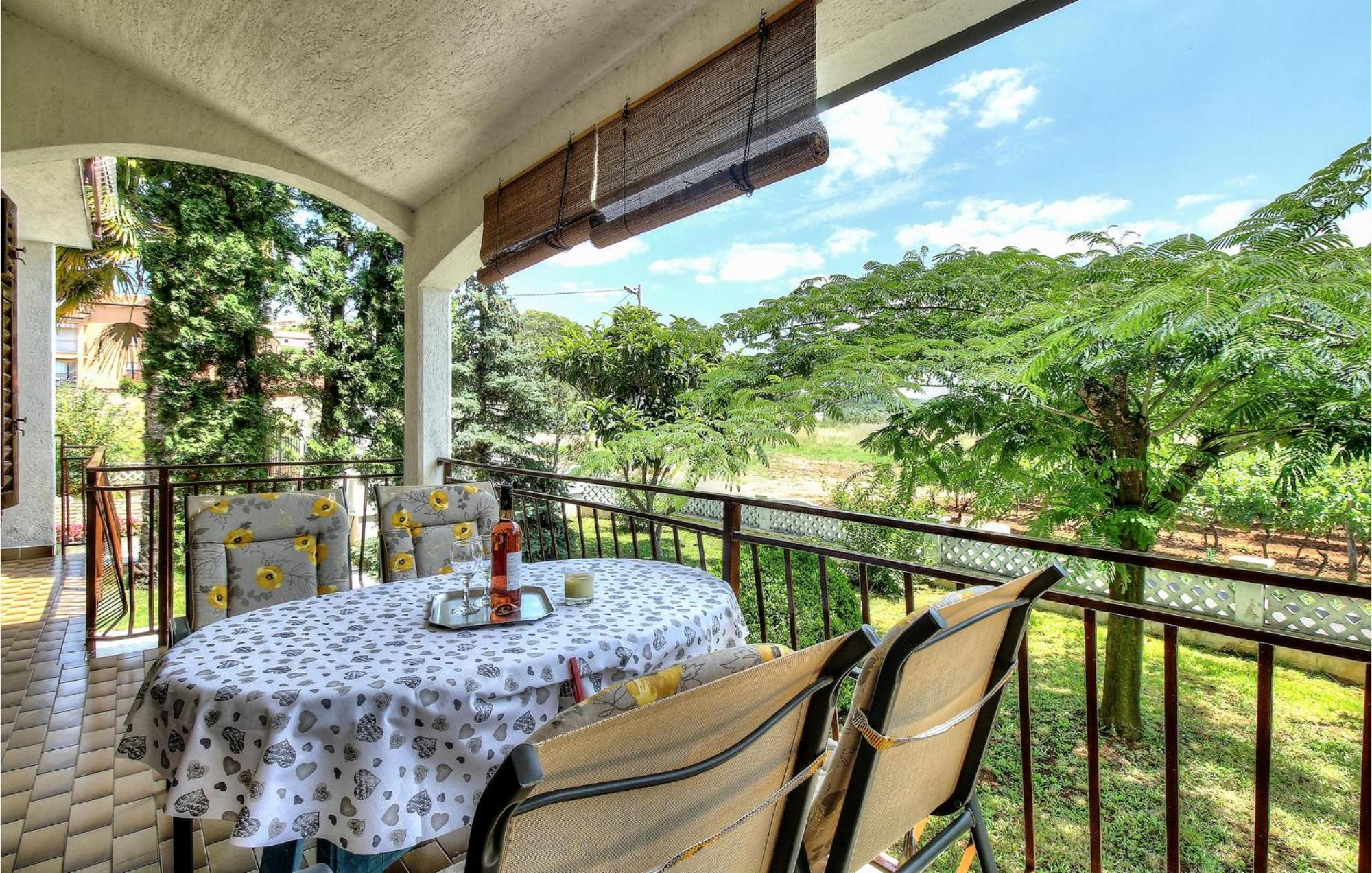 Amazing Apartment In Porec With Wifi 외부 사진