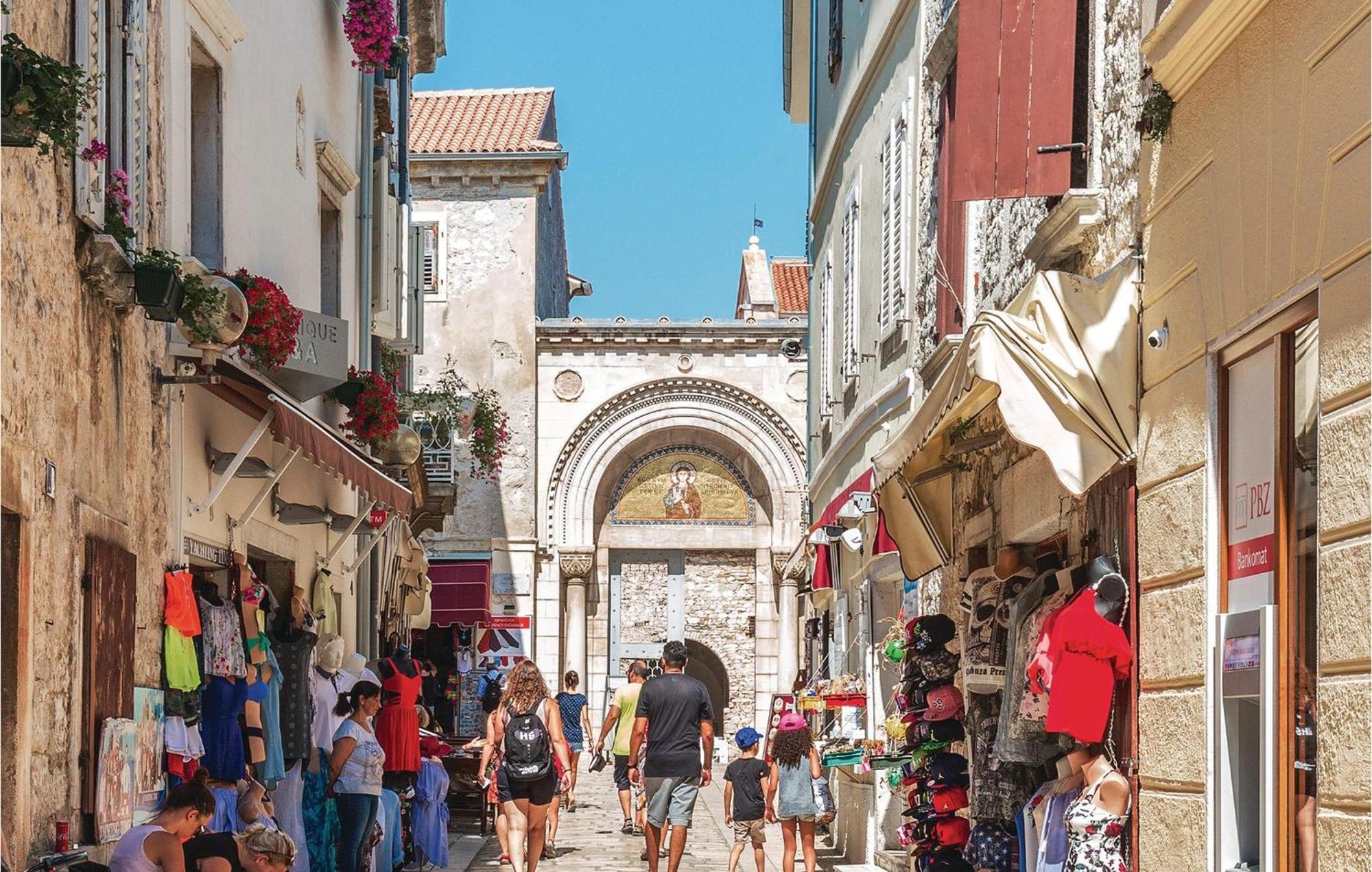 Amazing Apartment In Porec With Wifi 외부 사진